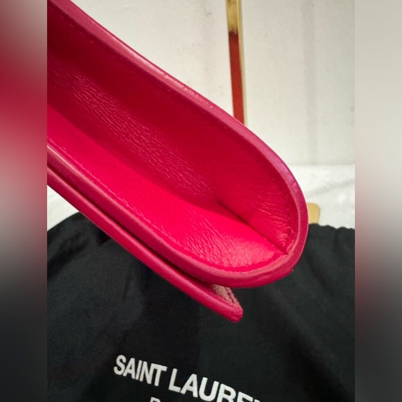 YSL clutch
Saint Laurent
Belle de Jour Clutch Leather Large (like new) - Picture 5 of 13